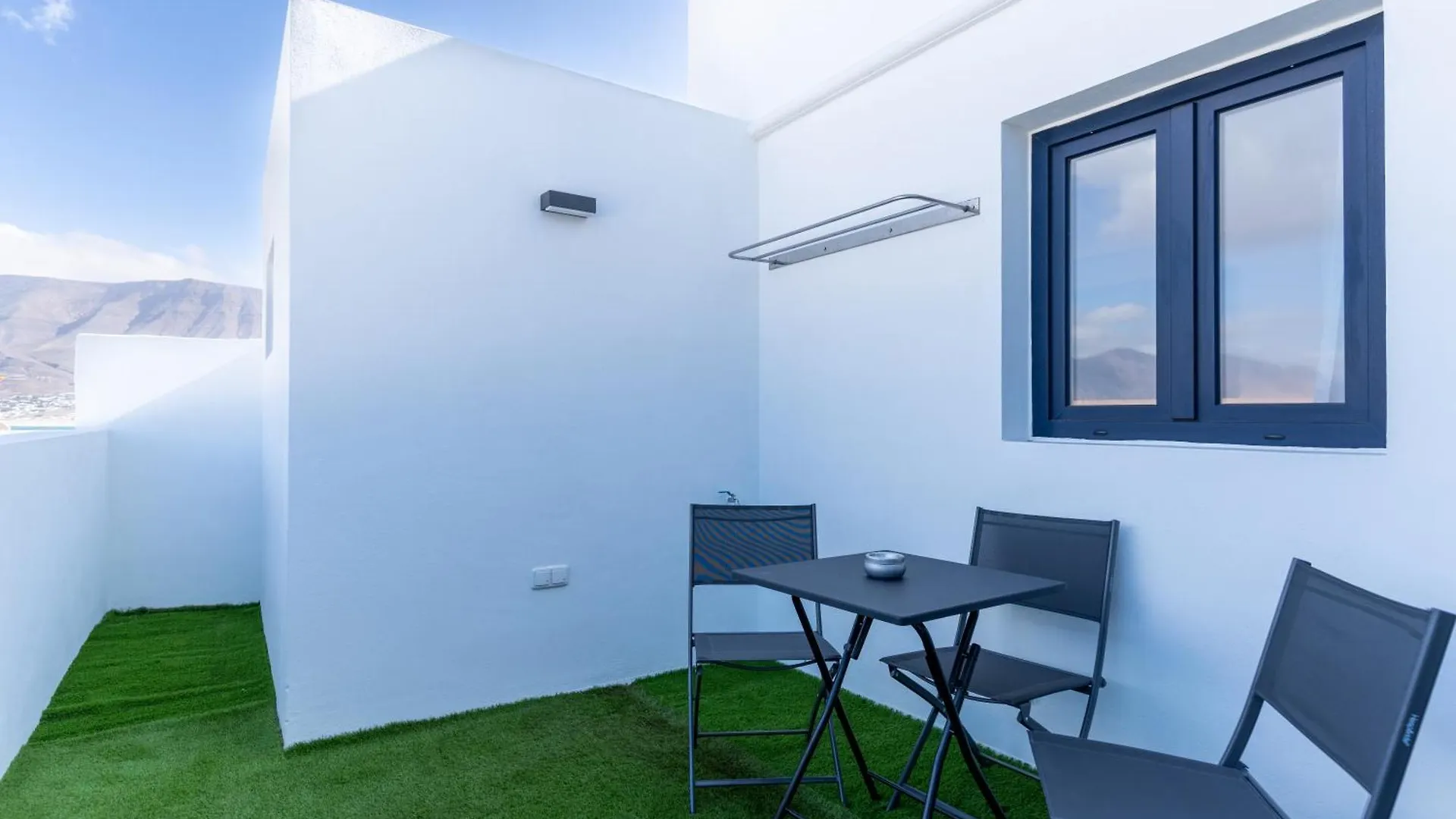 2 Apartments Sea Breeze Famara 0*,