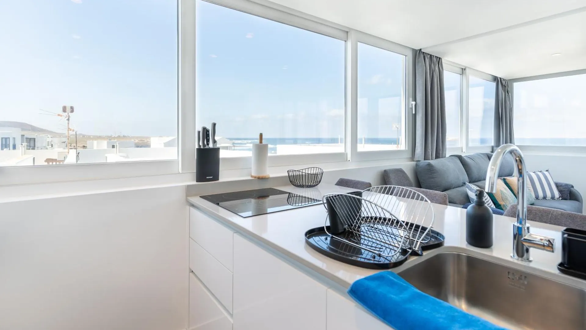 2 Apartments Sea Breeze Famara 0*,